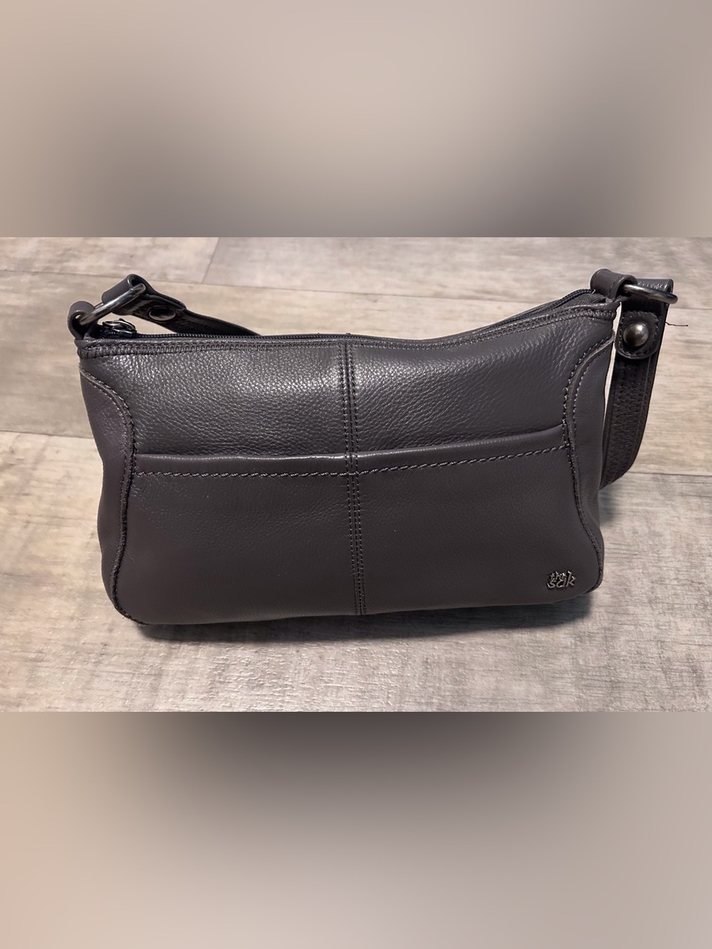 The Sak Iris Gray Leather Crossbody bag - EUC